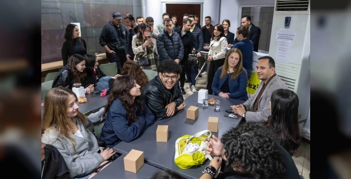 Bornova'da gençlere özel iftar: Gülşah Durbay Gençlik Merkezi'nde anlamlı buluşma