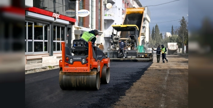 Bornova'da yollar yenileniyor: Çukurlara geçit yok!