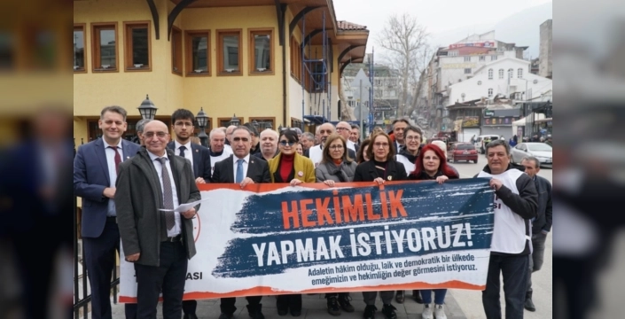 Bursa'da hekimlerden sağlık hakkı için yürüyüş düzenlendi