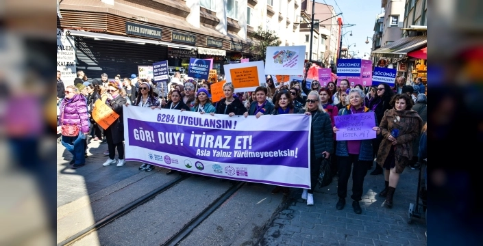 Bursa'da kadınlar eşitlik için sokaklara döküldü