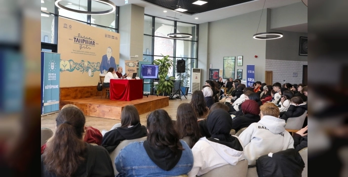 Bursa'da Tanpınar'ın Edebi Dünyası Farklı Bakış Açılarıyla İncelendi