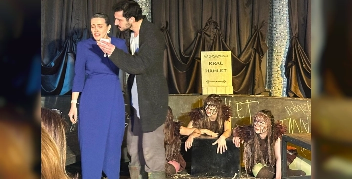 Bursa Uludağ Üniversitesi'nde Dünya Tiyatro Günü coşkuyla kutlandı