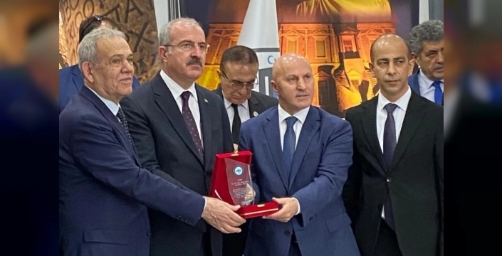 Çanakkale'de basın meslek yasası tartışıldı, üniversite ve belediye ile iş birliği protokolleri imzalandı