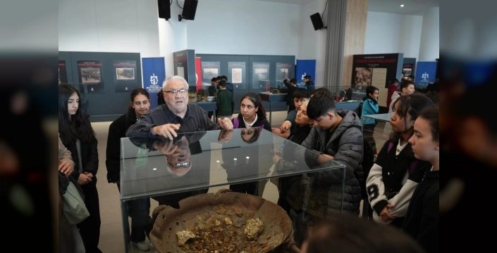 Çanakkale ruhu İzmit'te canlanıyor: Öğrenciler tarihe dokunuyor