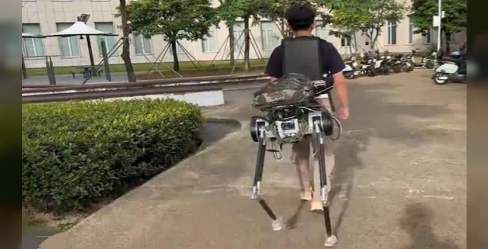 Çinli mühendisler, yük taşımayı kolaylaştıran Centaur Robot'u geliştirdi