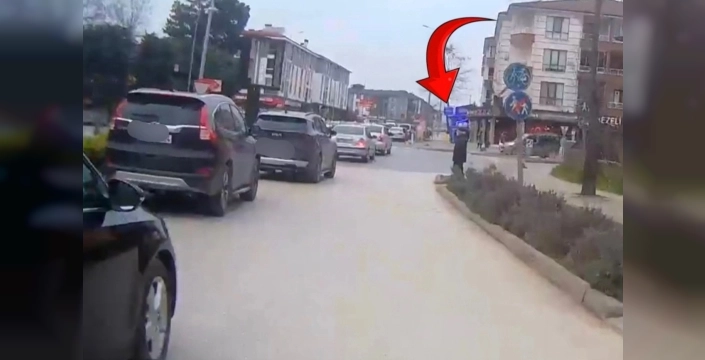 Düzce'de yaya geçidinde sürücülerden duyarsızlık tepkisi