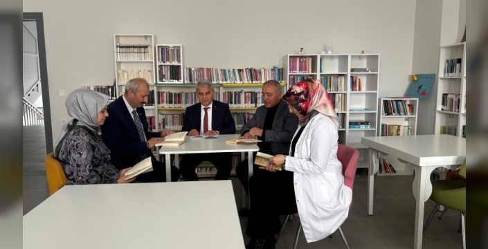 Erzurum Lisesi Kütüphanesine 182 Kitaplık Yeni Hazine Kazandırıldı