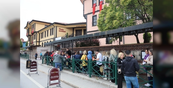 Eskişehir'de bayramda müzeler ve parklar dolup taştı