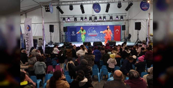 Gebze Kent Meydanı'nda çocuklara Ramazan coşkusu: Neşe dolu gösteriler