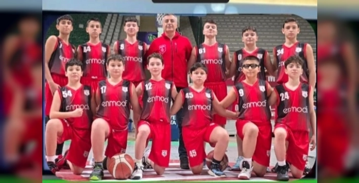 Gemlikspor Küçük Erkekler, çeyrek finale namağlup yükseldi