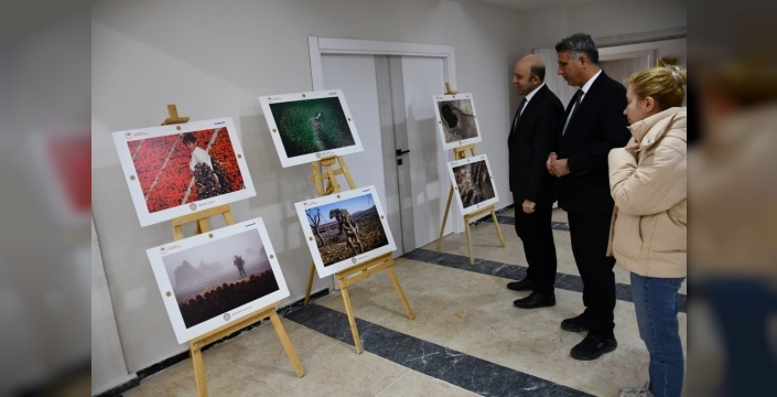 Hakkari'de 'Tarım, Orman ve İnsan' temalı büyüleyici fotoğraf sergisi kapılarını araladı