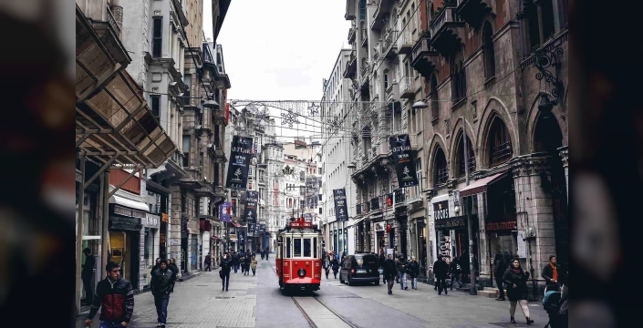 İstanbul'un alışveriş caddelerinde turist etkisi artıyor