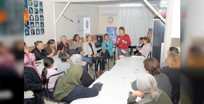 İzmir'de diş hekimleri ağız sağlığının vücut sağlığına etkisini anlattı
