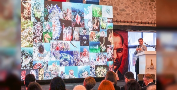 İzmir Körfezi'nde bilim insanları bir araya geldi