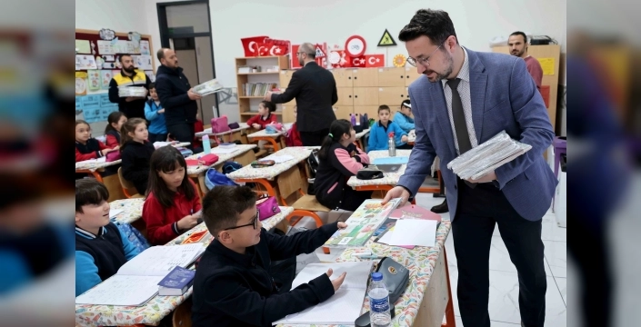 Karatay'dan miniklere sıfır atık dersi: Kitaplarla çevre bilinci aşılanıyor