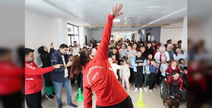 Kayseri Büyükşehir Belediyesi'nden down sendromlu çocuklarla özel etkinlik