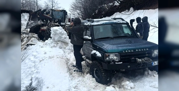 Kocaeli'de kar yağışı sonrası hızlı müdahale vatandaşları kurtardı
