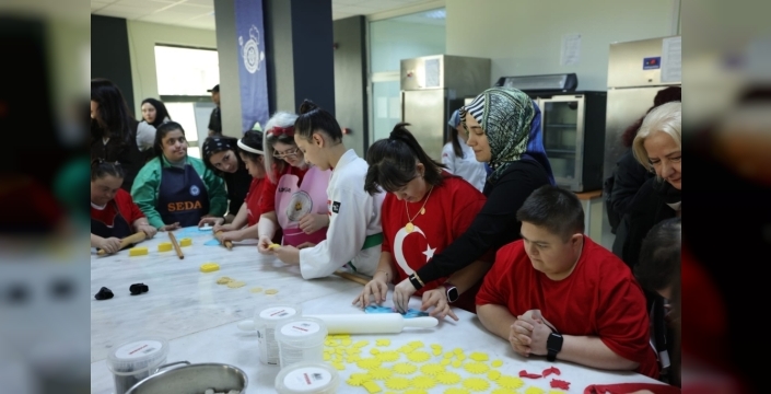 Malatya'da down sendrom bireyler için yeni bir üniversite programı hayata geçti