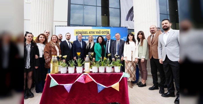 Manisa'da atık yağ getirip suyu kurtaran kampanya büyük ilgi gördü