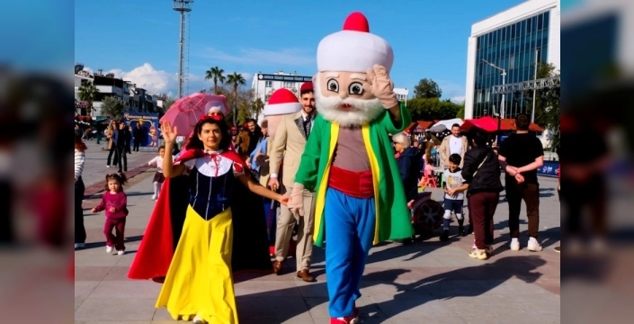 Muratpaşa'da Ramazan coşkusu sürecek: Hacivat-Karagöz ve semazenler bu hafta da sahnede!