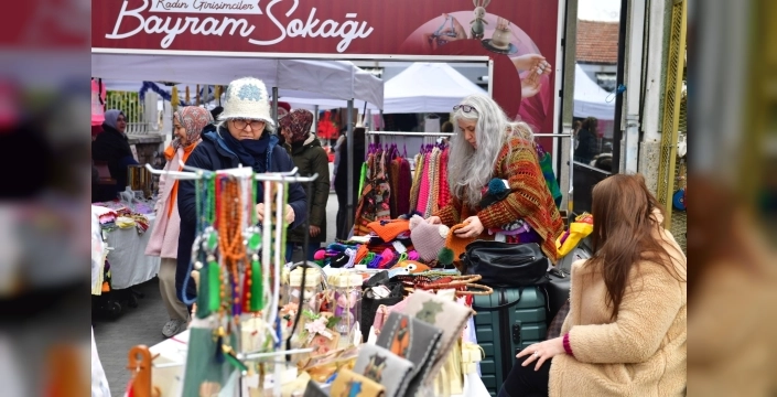 Osmangazi'de kadın girişimcilerin el emeği ürünleri bayramda alıcı buluyor
