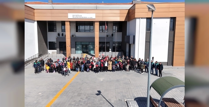 Özel öğrenciler doğayla buluştu: Fidan dikme etkinliğiyle çevreye katkı sağladılar
