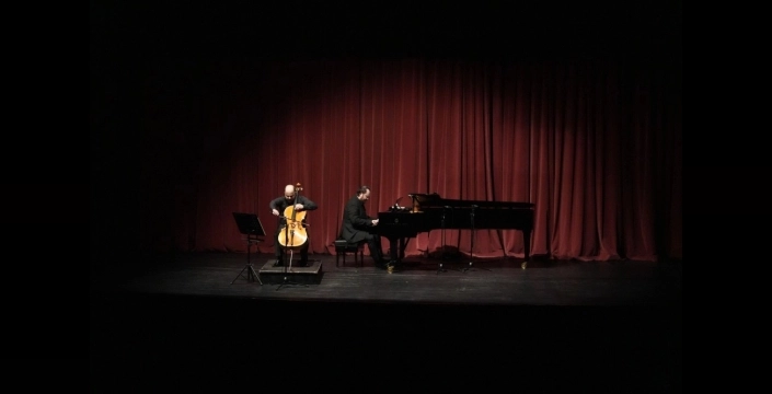 Piyanist Aybulus ve Viyolonselci Şenler'den Eskişehir'de unutulmaz müzik şöleni