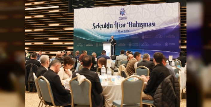 Ramazan bereketini paylaştılar: Selçuklu'da protokol ve muhtarlar aynı sofrada buluştu