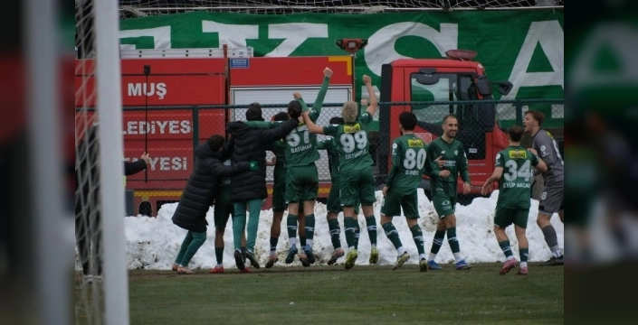 Sahadaki olaylar iki kulübü de vurdu: Muşspor ve Bursaspor'a seyircisiz oynama cezası!