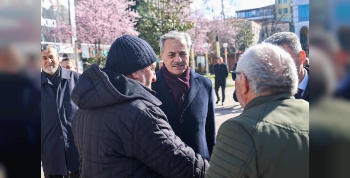 Sakarya Büyükşehir Başkanı Alemdar, Ramazan'da Karasu'da esnafı ziyaret etti