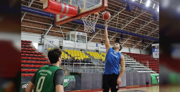 Sakarya Büyükşehir, play-off'lara şampiyonluk hedefiyle hazırlanıyor