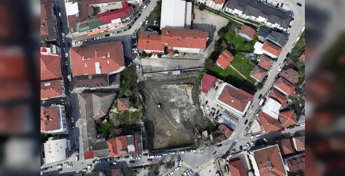 Sapanca Meydanı ve yeraltı otoparkı projesinde çalışmalar yeniden başladı