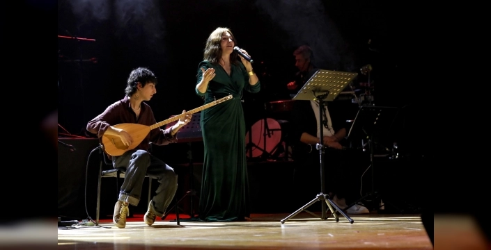 Serenad Bağcan'dan Bursalılara unutulmaz caz ziyafeti