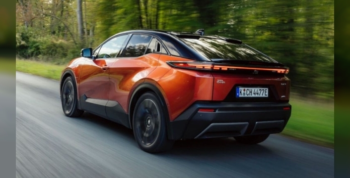 Toyota'nın yeni C-HR+ modelinin menzili 607 kilometreye ulaştı