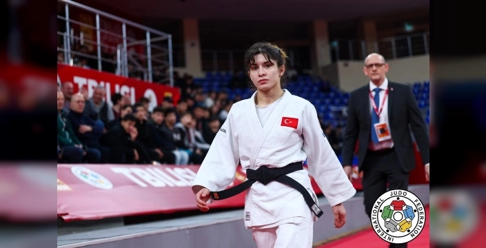 Tuğçe Beder, Tiflis Grand Slam'de altın madalyayla tarih yazdı!