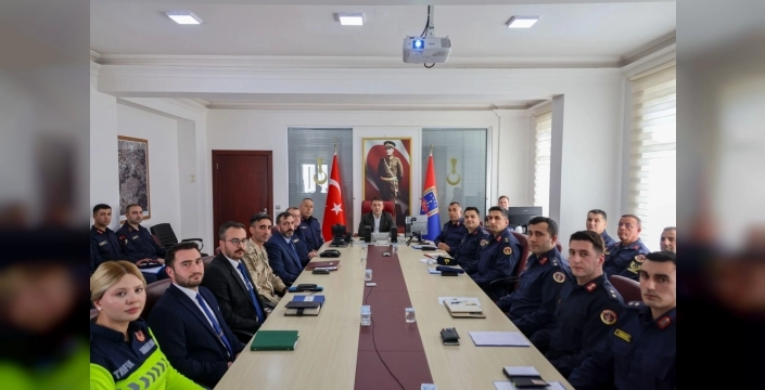 Vali Sözer'den Jandarma'ya ziyaret: Asayiş ve güvenlik çalışmaları masaya yatırıldı