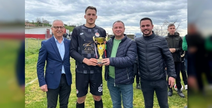 Yenikarpuzlu'da şampiyonluk coşkusu dorukta