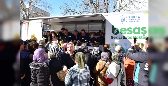 Yenişehir sokaklarında Ramazan bereketi: BESAŞ pideleri dağıtıldı