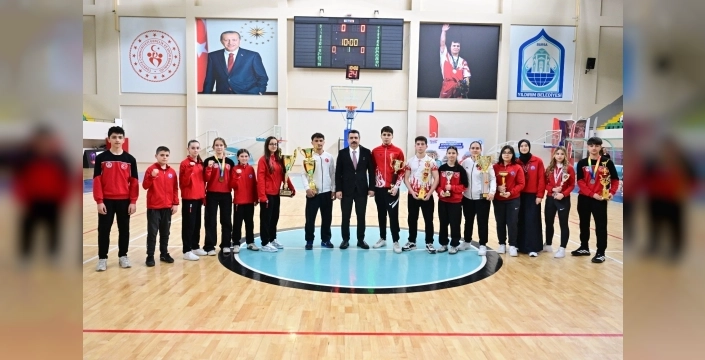 Yıldırım Belediyesi, milli sporcuları ile gururlanıyor
