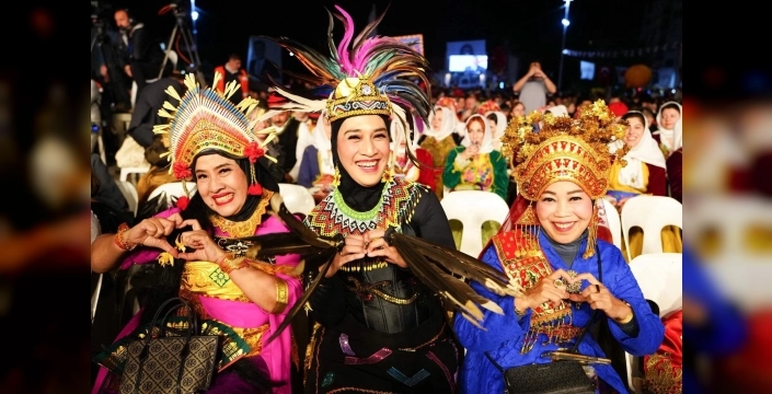 486. Uluslararası Manisa Mesir Macunu Festivali sokakları renklendirdi