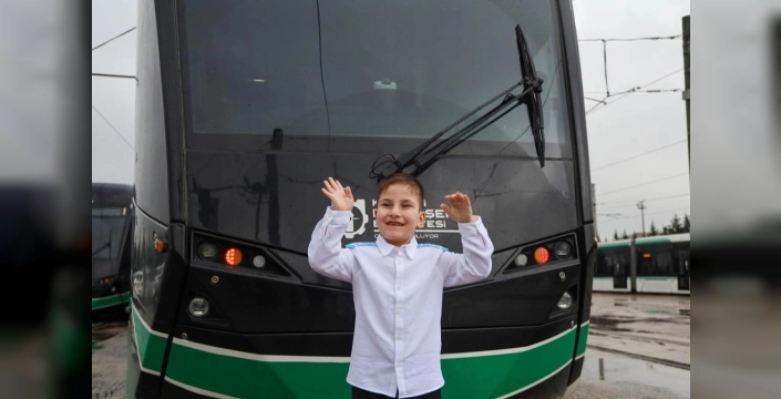 6 yaşındaki Muhammet Enes'in vatman olma hayali gerçek oldu