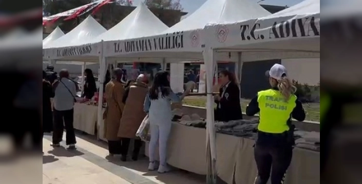Adıyaman'da polis eşleri derneği kermesine büyük ilgi