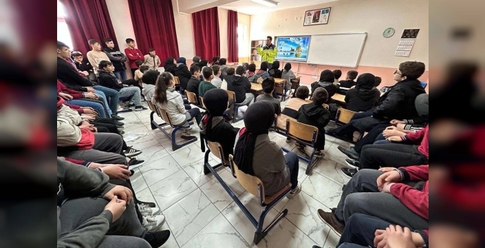 Afyonkarahisar'da trafik bilincini artırmak için jandarma eğitimi