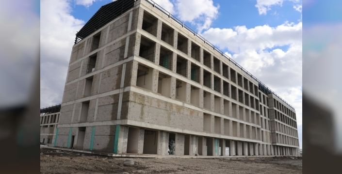 Ağrı'da 270 yataklı kadın doğum ve çocuk hastanesi inşaatı devam ediyor