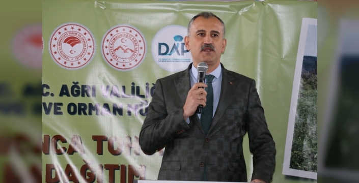 Ağrı'da çiftçilere bereketli hasat için 44 ton yonca tohumu dağıtıldı