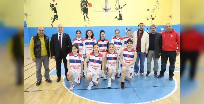 Ağrı'da 'Okul Sporları' basketbol heyecanı başladı: Gençler parkede buluştu