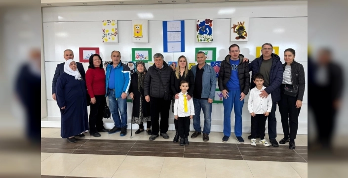 Altı yaşında bir dahi: Yağız Baladur'dan büyüleyen resim sergisi