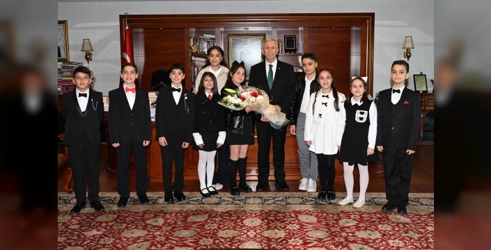 Ankara’da 23 Nisan coşkusu: Çocuklar başkanlık koltuğuna oturdu