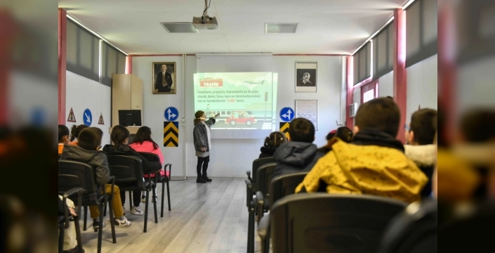 Ankara'da miniklere trafik kuralları eğitimi veriliyor