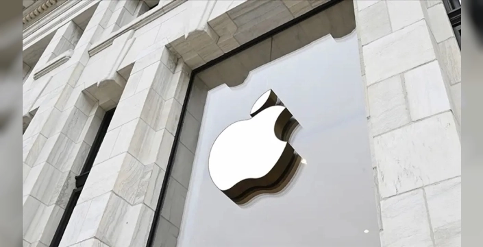 Apple'dan kötü haber: Katlanabilir iPhone aylar sürebilir!